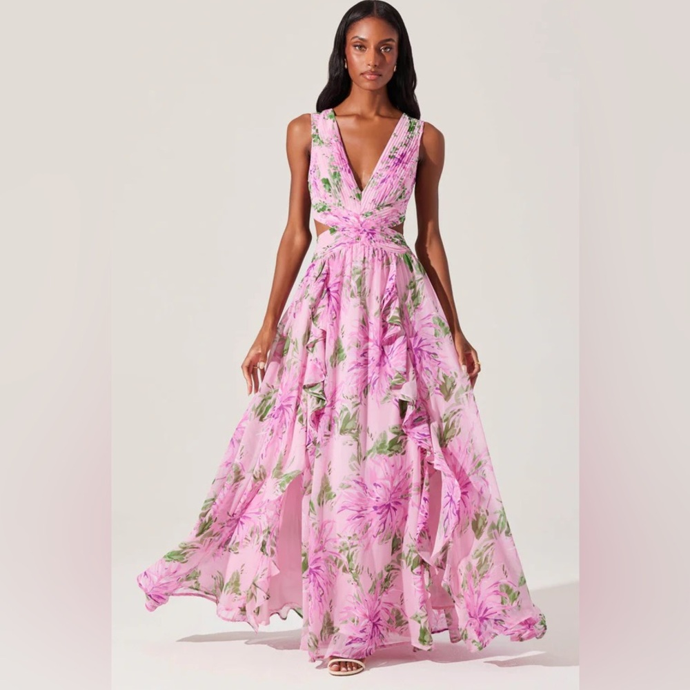 ASTR The label Noya floral dress
